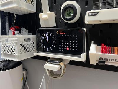 Apple Iphone and Watch Charging Skadis Mount