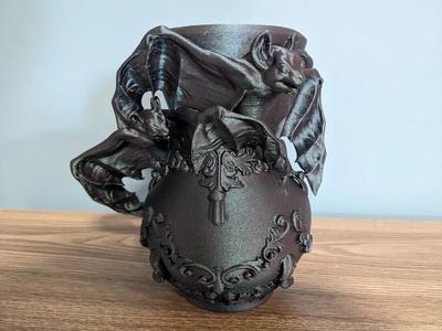 Count Dracula’s Vase – Gothic Vampire Bat Vase