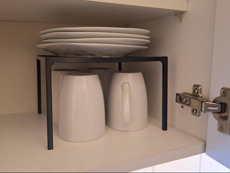 Space-Saving Stacking System for Your Kitchen