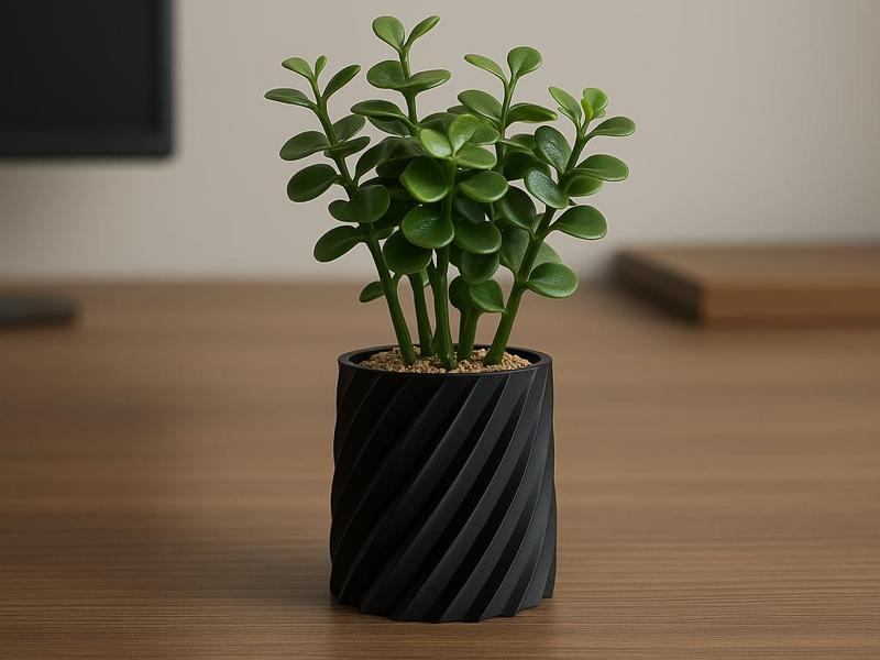 Sleek vase compatible with most small flowers