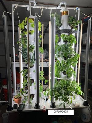 Modular Hydroponic Tower —- Remixed Base and Top