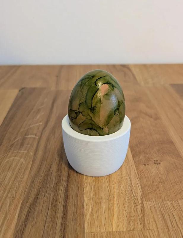 minimalistic egg cup / egg holder