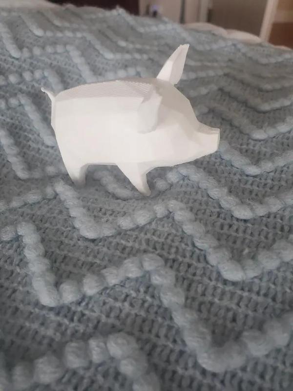 Low poly happy hog/pig