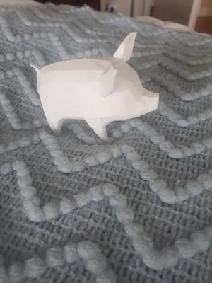 Low poly happy hog/pig
