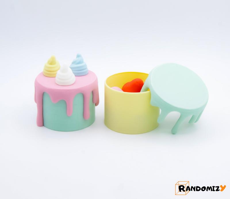 Decorative (Box) Cake (Small) [Cake and Icing]