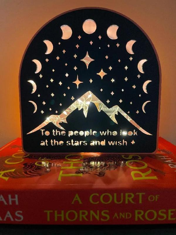 ACOTAR – Inspired Light Display / Book Nook