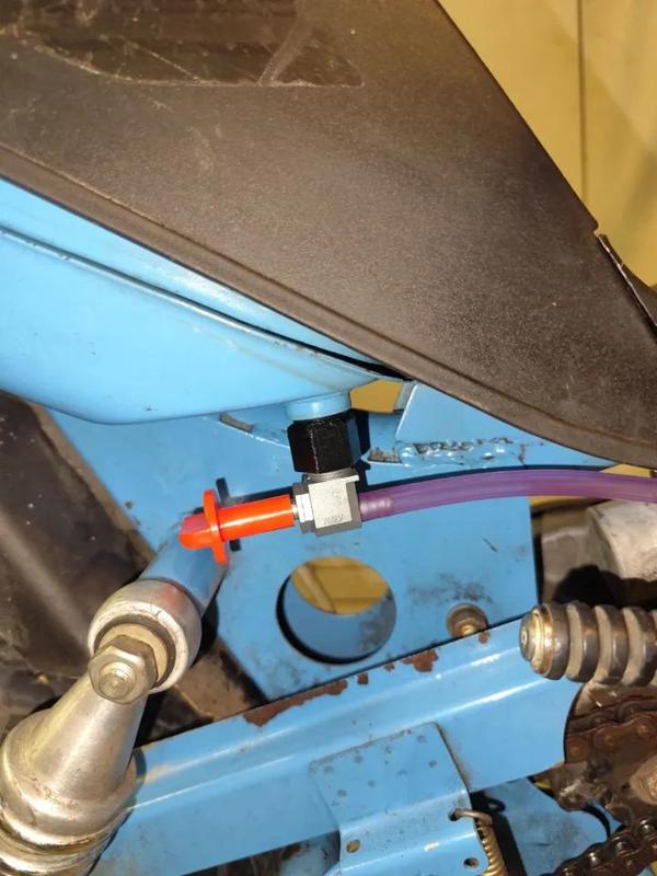 Adaption for fuel tank of Stella to fuel ventil of babetta