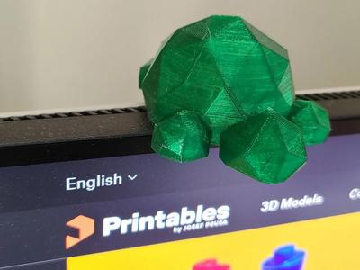 Low-poly turtle diving into Printables!