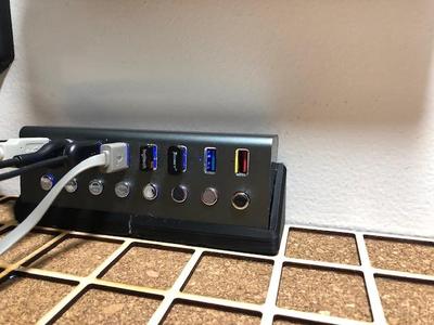 Gridfinity mount for 8 port USB Hub