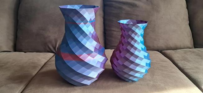 Low-Poly Spiral Twist Vase (wider)