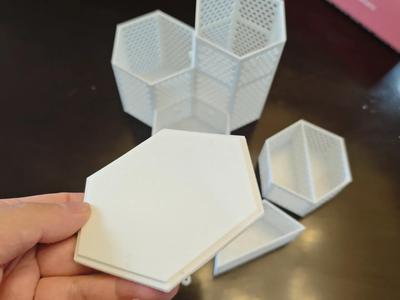 Hexagon storage box series (infinitely splicable) Openwork hollow flat lid infinitely stackable combination storage box Multiple combinations One-click printing saves materials