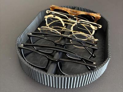 Large Glasses Tray with Nose Bridge