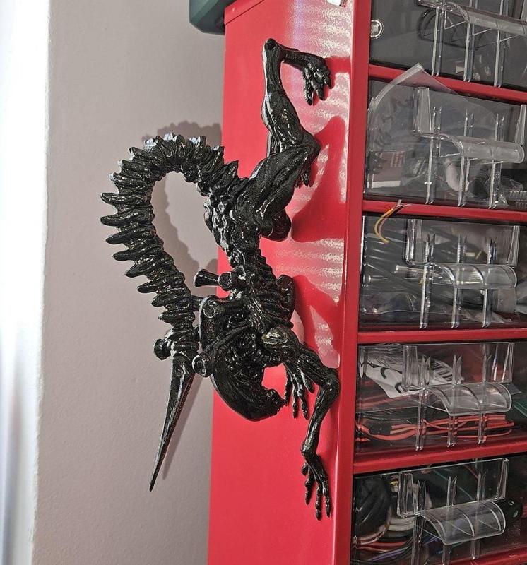 Xenomorph – magnet legs