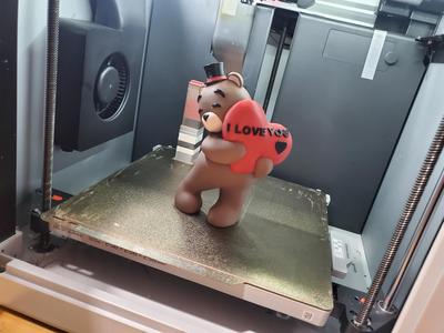 LOVING BEAR