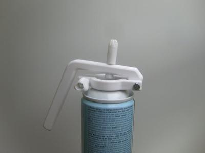 Whipped cream spray dispenser