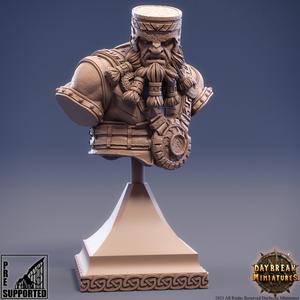 Kingan Krust – BUST