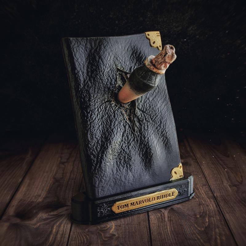 Tom Riddle Diary and The Basilisk Fang – Harry Potter