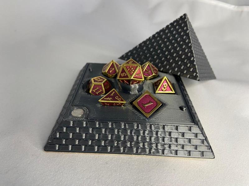 Pyramid Dice Box