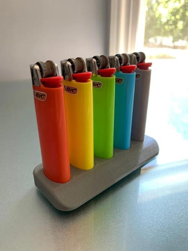 BIC Stand (Customize in Fusion360)