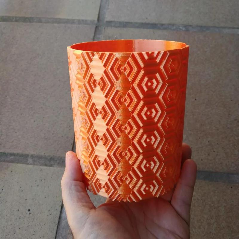 Hexagonal pattern vase
