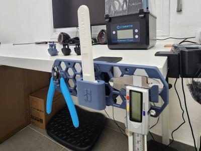 InfinityClamp V3 HSW attachment – table honeycomb
