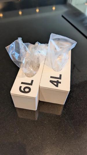 Plastic bag dispenser